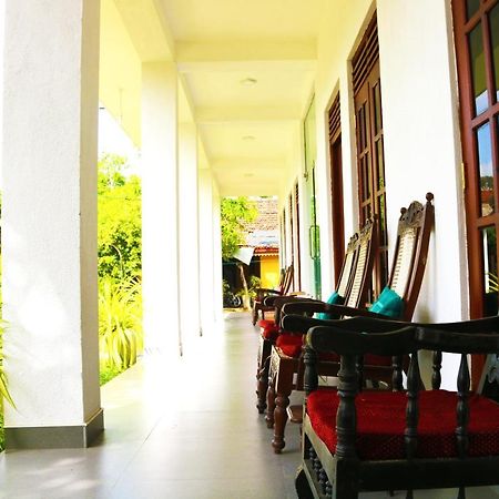 A&B Resort Negombo Kudapaduwa 外观 照片
