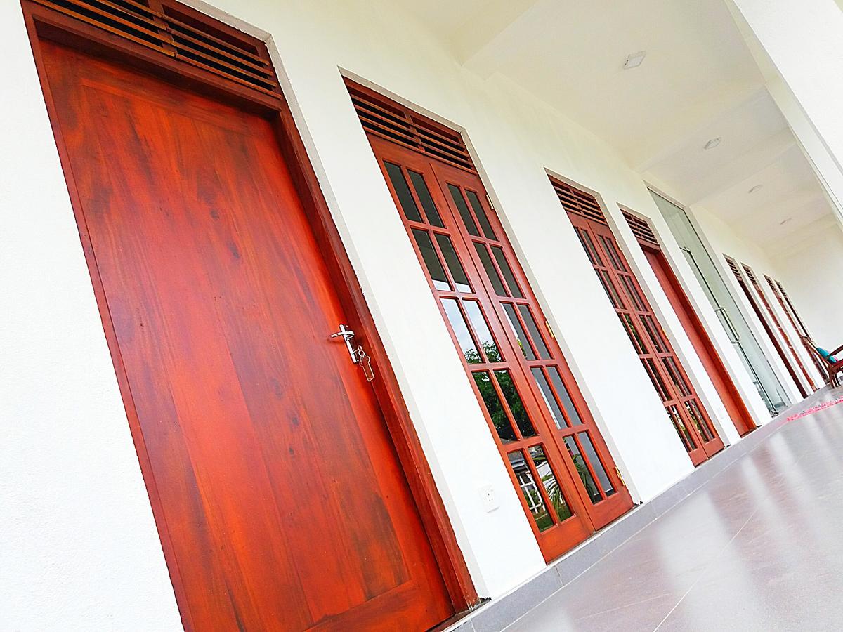 A&B Resort Negombo Kudapaduwa 外观 照片