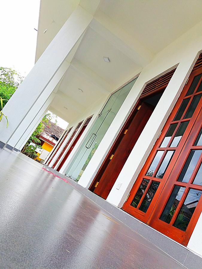 A&B Resort Negombo Kudapaduwa 外观 照片