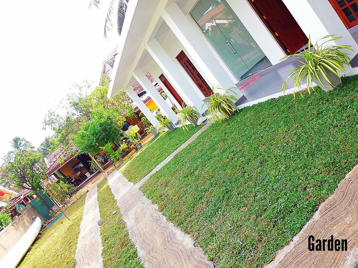 A&B Resort Negombo Kudapaduwa 外观 照片
