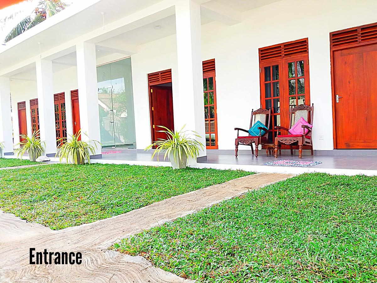 A&B Resort Negombo Kudapaduwa 外观 照片