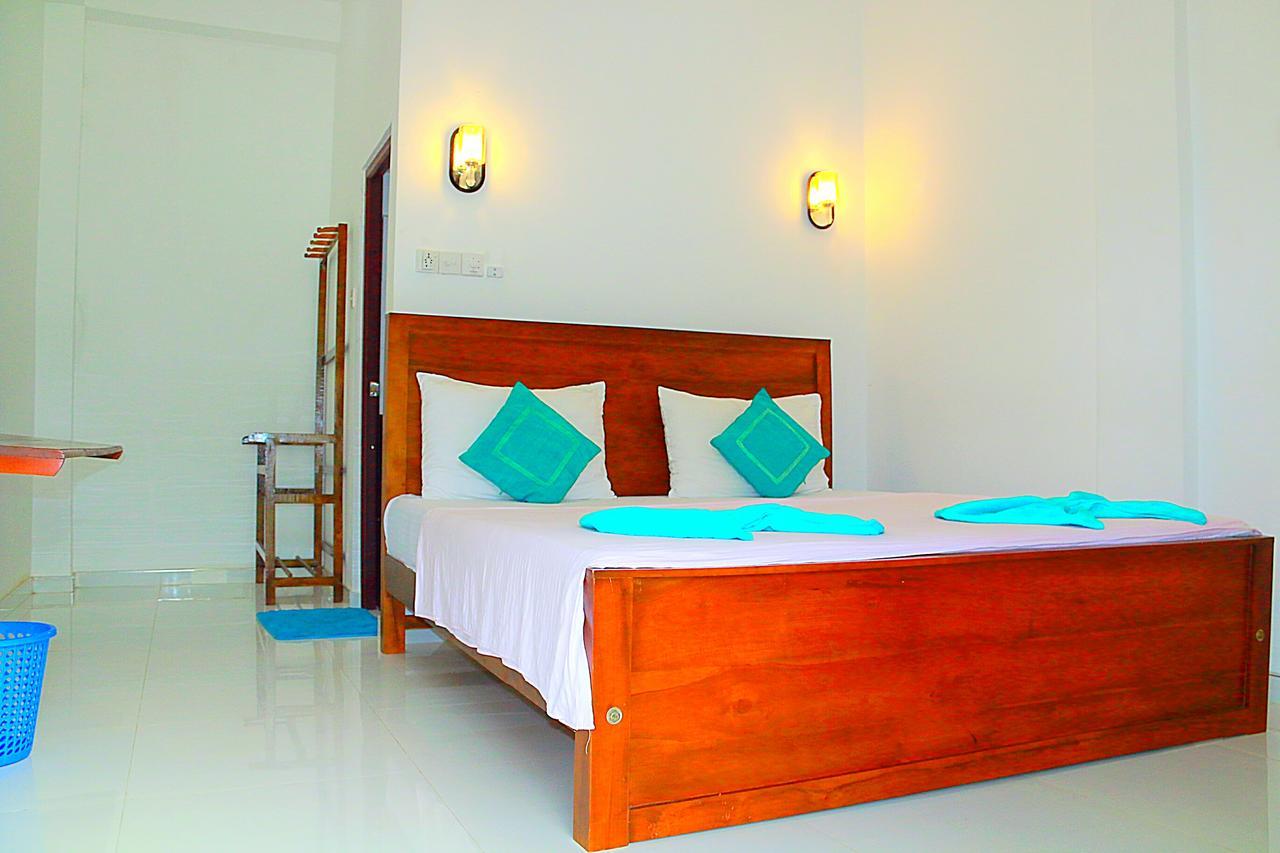 A&B Resort Negombo Kudapaduwa 外观 照片