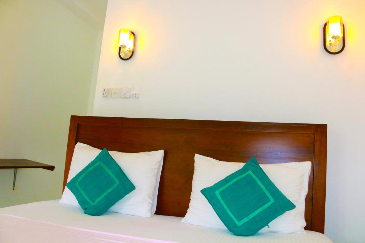A&B Resort Negombo Kudapaduwa 外观 照片