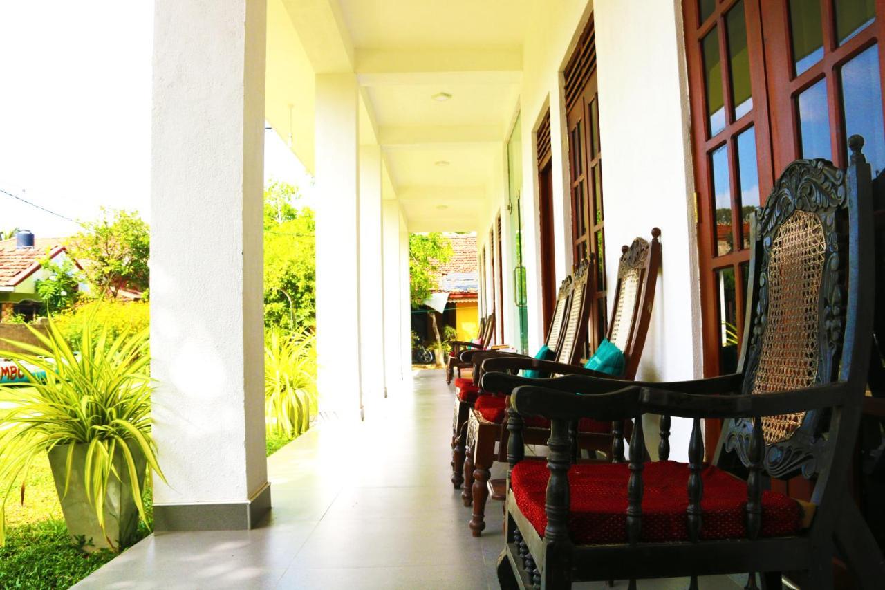 A&B Resort Negombo Kudapaduwa 外观 照片