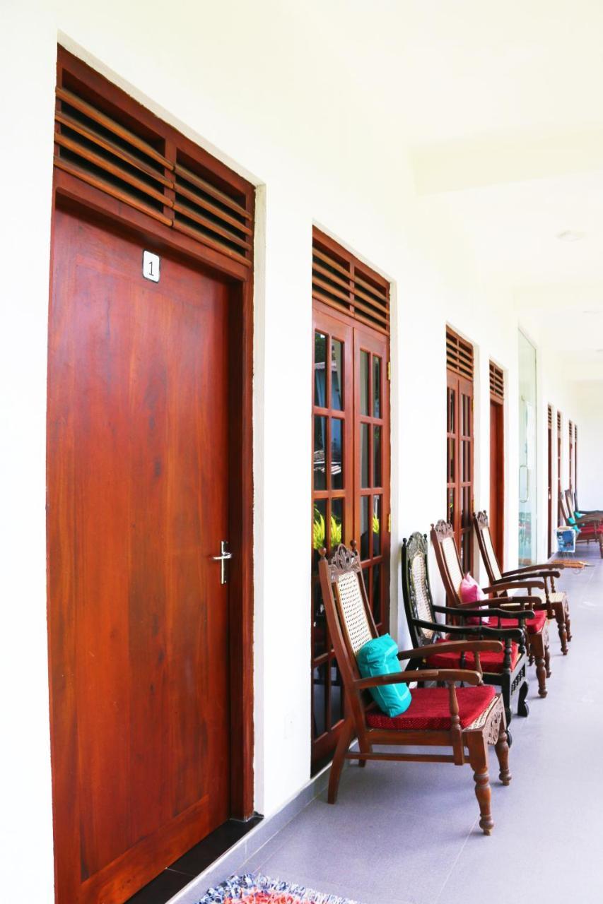 A&B Resort Negombo Kudapaduwa 外观 照片