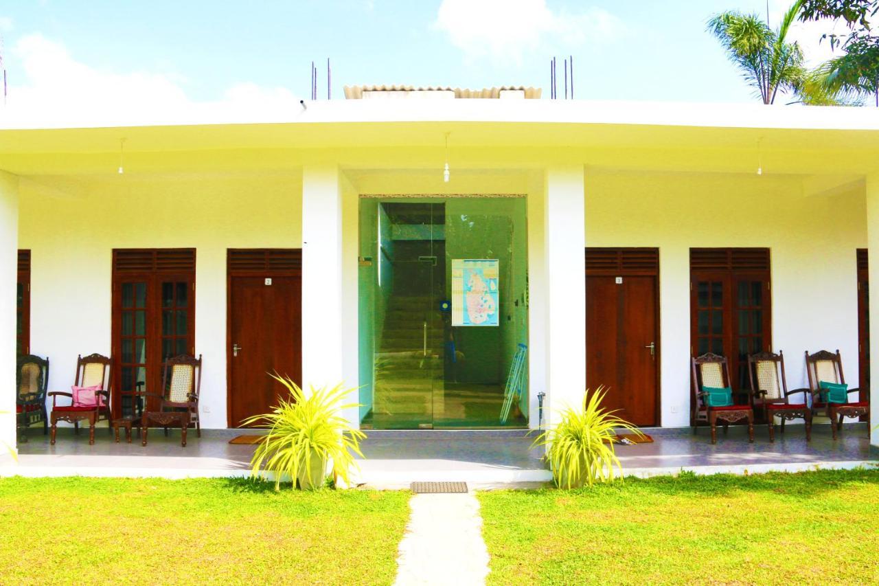 A&B Resort Negombo Kudapaduwa 外观 照片