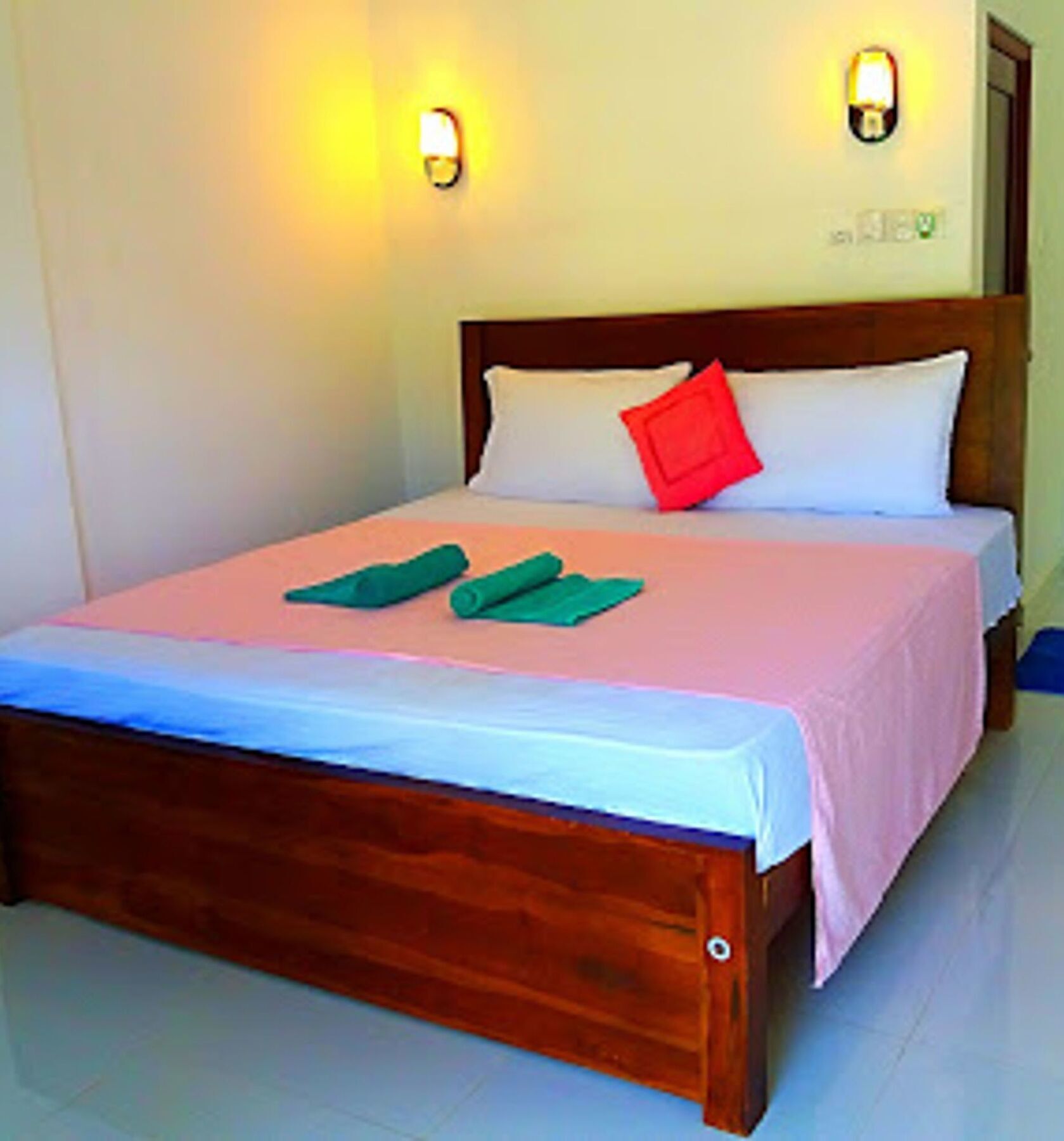 A&B Resort Negombo Kudapaduwa 外观 照片