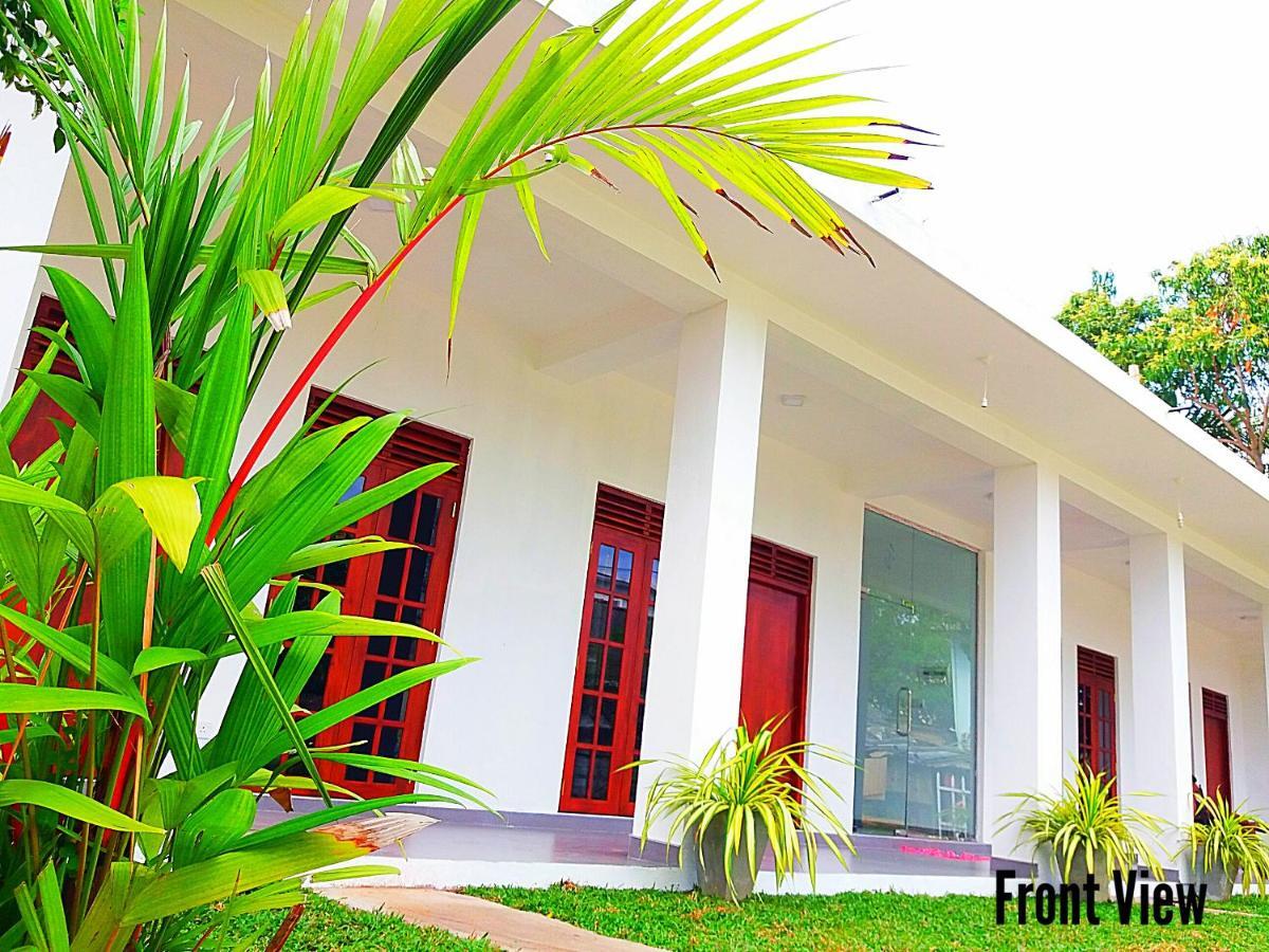 A&B Resort Negombo Kudapaduwa 客房 照片