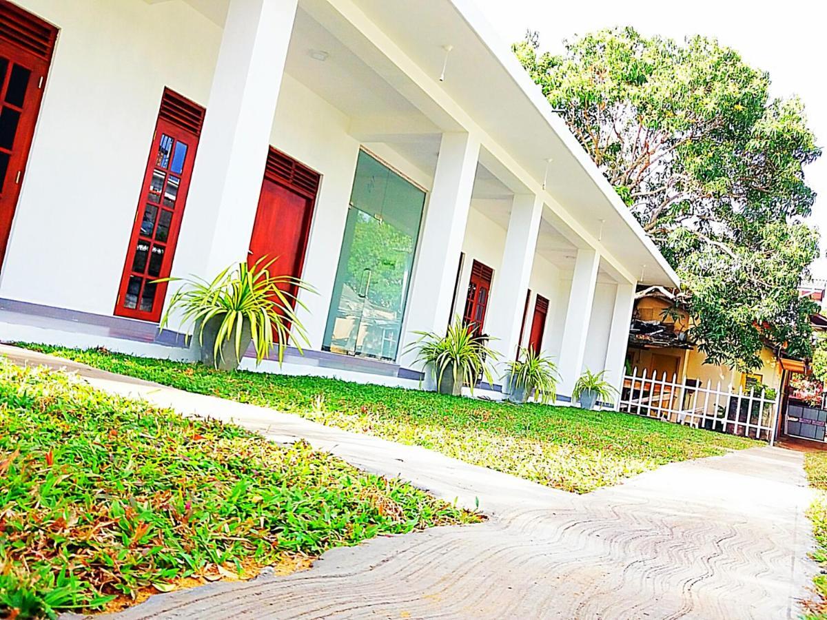 A&B Resort Negombo Kudapaduwa 客房 照片